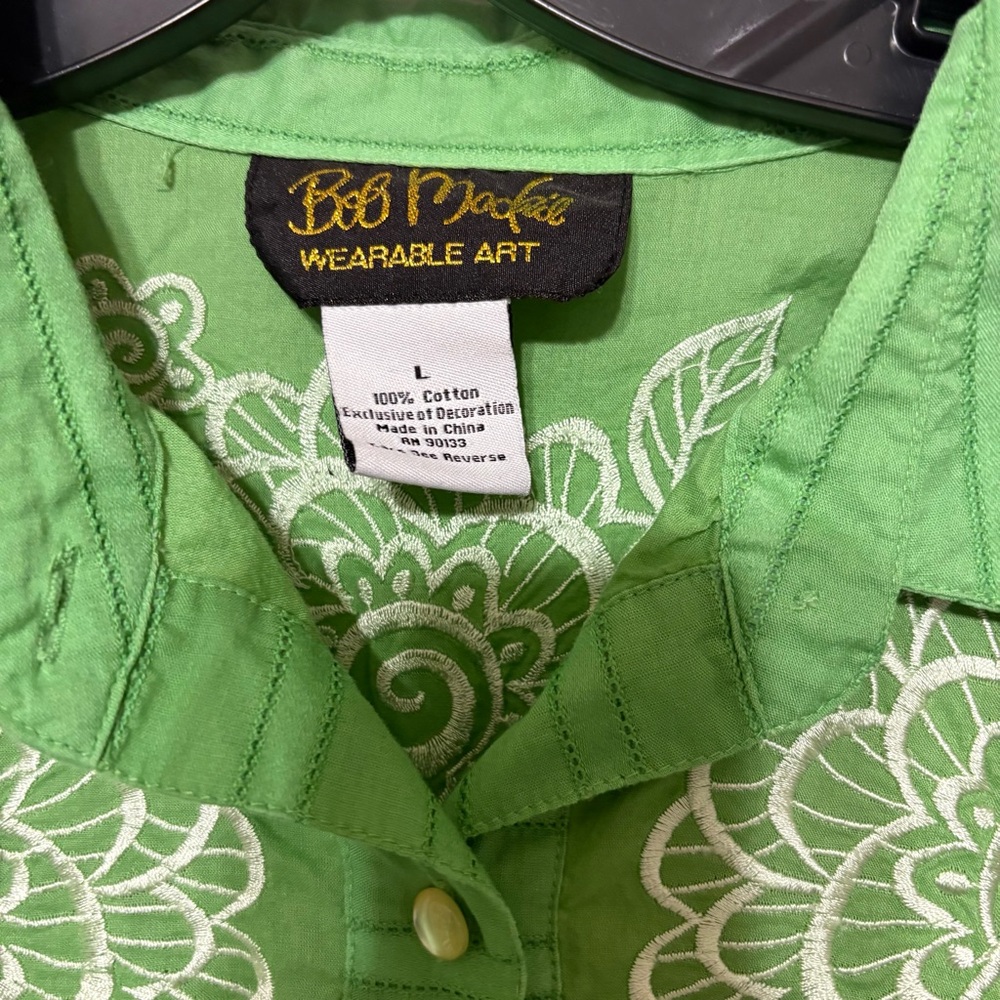 Bob Mackie "Wearable Art" green 100% cotton embroidered button-front blouse - Picture 4 of 10